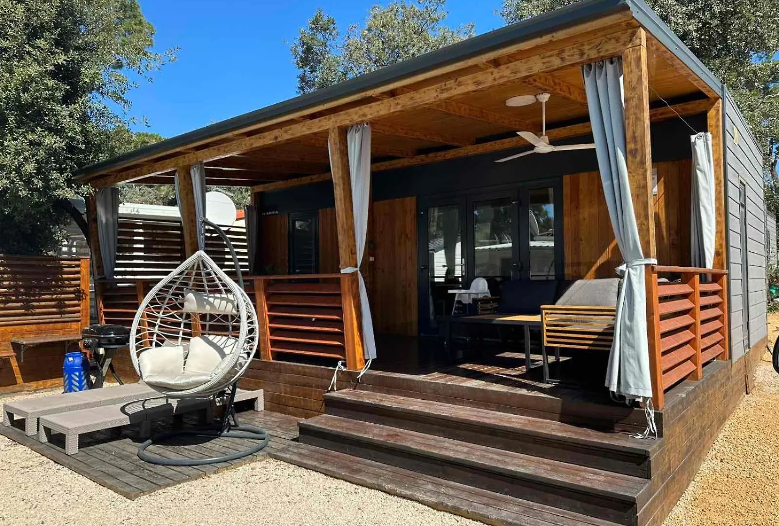 Mobile Home Naj 比奥格勒·纳·莫鲁